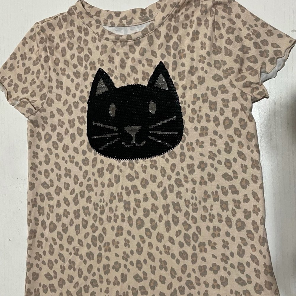 girls color chaqnging lepored print  cat kids tee medium